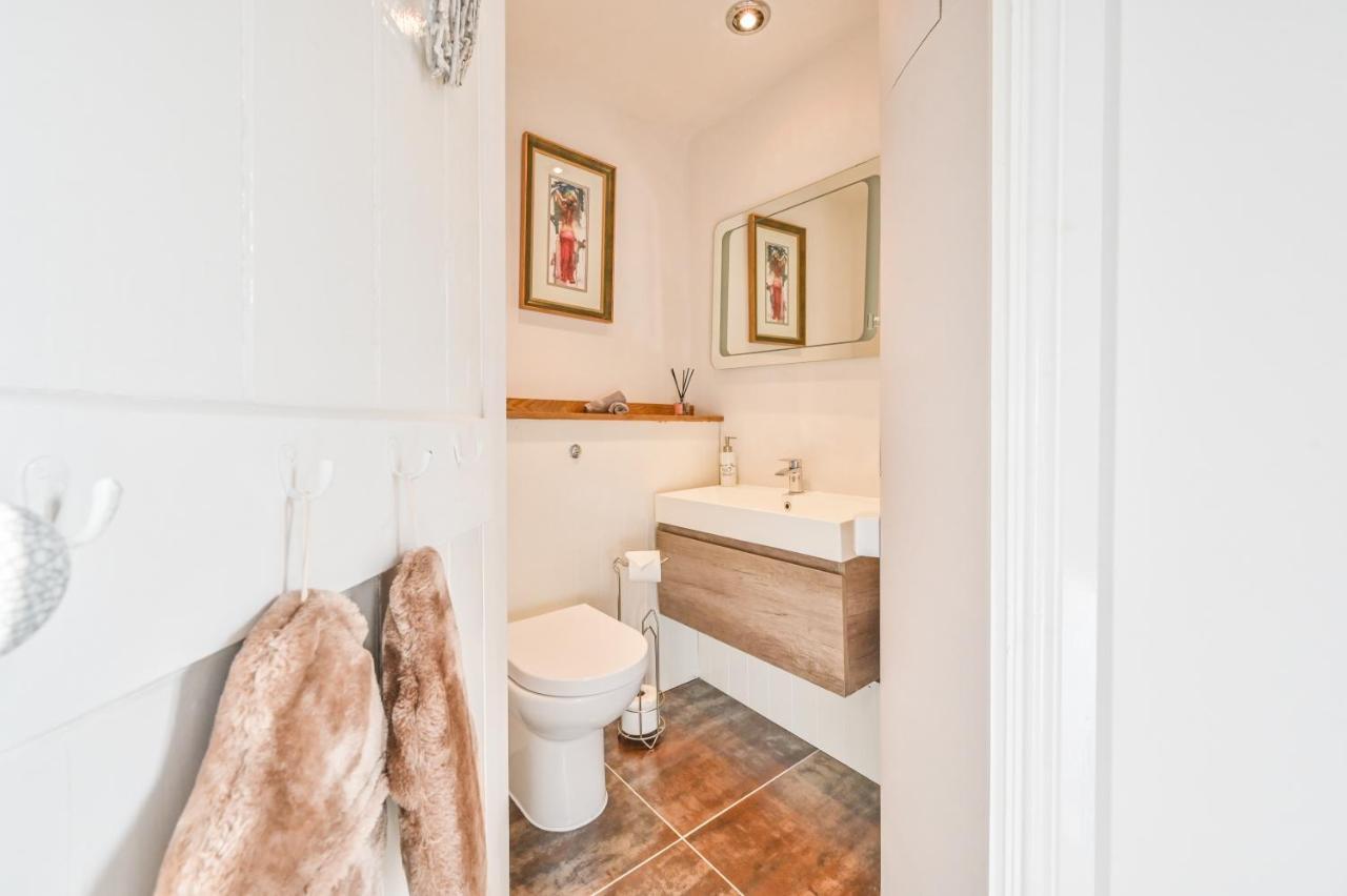A Superb Bijou Retreat With Jacuzzi Near An Excellent Village Pub Yelverton Exterior foto